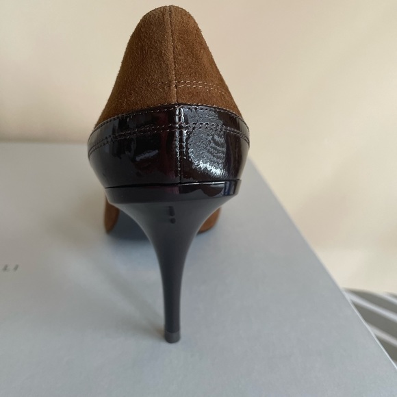 Suede peep toe pumps. Elie Tahari - Picture 2 of 4